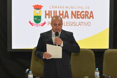 Câmara de Hulha Negra homenageia servidores com mais de 25 anos de atuação no município