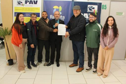 Presidente do Legislativo, Volnei Manfron destacou a importância da parceria entre Executivo e Receita Federal
